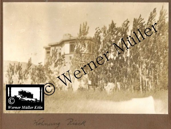 Foto Wilhelm Rieck , Afghanistan, Darulaman, Darul-Aman, Berlin, 1922, Amanullah, Rieck, Kabul, Tape-Taj-Beg, Maass, Harten, Standke, Plessen, Kandahar, Horten, harten, Bau, Palast, Bazar, Timur Schah, Partschin, Parschin, Teheran, Persien, Iran, aden, Vesuv, Neapel, Bombay, Maass, Bagman, Grobba, Gerber, Burg, wandgemälde, Königszimmer, Elefantenrennen, Bünte, Fensterblick, Winter, Reiterverein, Grantham, Suraija, Turmzimmer, Suez, Lyzeum, Schlüterstr, Berlin, Sancoussi, Potsdam, Schlossdächer, Schlossdach, Schachpartner, Kupfterdächer, Kupfterdach, Königlich Afghanischen Gesandtschaft, Berlin-Moabit, Alim Khan, Emir von Buchara, Lalander, Thaj Mahal, Agra, Parron, Baron Plessen, Mehl-Bazar, Mehlhändler, Obsthändler, Zuckerbäcker, Silberschmiede, Habibullah, Bank Ottoman, Pulverfabrik, Uran-Wiederaufbereitungsanlagen, F13, Gallipoli, Spinnmaschinen 