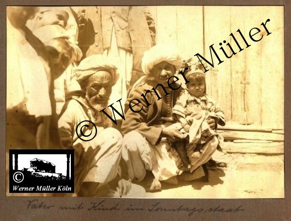 Foto Wilhelm Rieck , Afghanistan, Darulaman, Darul-Aman, Berlin, 1922, Amanullah, Rieck, Kabul, Tape-Taj-Beg, Maass, Harten, Standke, Plessen, Kandahar, Horten, harten, Bau, Palast, Bazar, Timur Schah, Partschin, Parschin, Teheran, Persien, Iran, aden, Vesuv, Neapel, Bombay, Maass, Bagman, Grobba, Gerber, Burg, wandgemälde, Königszimmer, Elefantenrennen, Bünte, Fensterblick, Winter, Reiterverein, Grantham, Suraija, Turmzimmer, Suez, Lyzeum, Schlüterstr, Berlin, Sancoussi, Potsdam, Schlossdächer, Schlossdach, Schachpartner, Kupfterdächer, Kupfterdach, Königlich Afghanischen Gesandtschaft, Berlin-Moabit, Alim Khan, Emir von Buchara, Lalander, Thaj Mahal, Agra, Parron, Baron Plessen, Mehl-Bazar, Mehlhändler, Obsthändler, Zuckerbäcker, Silberschmiede, Habibullah, Bank Ottoman, Pulverfabrik, Uran-Wiederaufbereitungsanlagen, F13, Gallipoli, 