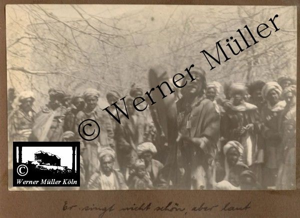 Foto Wilhelm Rieck , Afghanistan, Darulaman, Darul-Aman, Berlin, 1922, Amanullah, Rieck, Kabul, Tape-Taj-Beg, Maass, Harten, Standke, Plessen, Kandahar, Horten, harten, Bau, Palast, Bazar, Timur Schah, Partschin, Parschin, Teheran, Persien, Iran, aden, Vesuv, Neapel, Bombay, Maass, Bagman, Grobba, Gerber, Burg, wandgemälde, Königszimmer, Elefantenrennen, Bünte, Fensterblick, Winter, Reiterverein, Grantham, Suraija, Turmzimmer, Suez, Lyzeum, Schlüterstr, Berlin, Sancoussi, Potsdam, Schlossdächer, Schlossdach, Schachpartner, Kupfterdächer, Kupfterdach, Königlich Afghanischen Gesandtschaft, Berlin-Moabit, Alim Khan, Emir von Buchara, Lalander, Thaj Mahal, Agra, Parron, Baron Plessen, Mehl-Bazar, Mehlhändler, Obsthändler, Zuckerbäcker, Silberschmiede, Habibullah, Bank Ottoman, Pulverfabrik, Uran-Wiederaufbereitungsanlagen, F13, Gallipoli, 