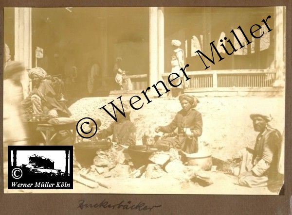 Foto Wilhelm Rieck , Afghanistan, Darulaman, Darul-Aman, Berlin, 1922, Amanullah, Rieck, Kabul, Tape-Taj-Beg, Maass, Harten, Standke, Plessen, Kandahar, Horten, harten, Bau, Palast, Bazar, Timur Schah, Partschin, Parschin, Teheran, Persien, Iran, aden, Vesuv, Neapel, Bombay, Maass, Bagman, Grobba, Gerber, Burg, wandgemälde, Königszimmer, Elefantenrennen, Bünte, Fensterblick, Winter, Reiterverein, Grantham, Suraija, Turmzimmer, Suez, Lyzeum, Schlüterstr, Berlin, Sancoussi, Potsdam, Schlossdächer, Schlossdach, Schachpartner, Kupfterdächer, Kupfterdach, Königlich Afghanischen Gesandtschaft, Berlin-Moabit, Alim Khan, Emir von Buchara, Lalander, Thaj Mahal, Agra, Parron, Baron Plessen, Mehl-Bazar, Mehlhändler, Obsthändler, Zuckerbäcker, Silberschmiede, Habibullah, Bank Ottoman, Pulverfabrik, Uran-Wiederaufbereitungsanlagen, F13, Gallipoli, 