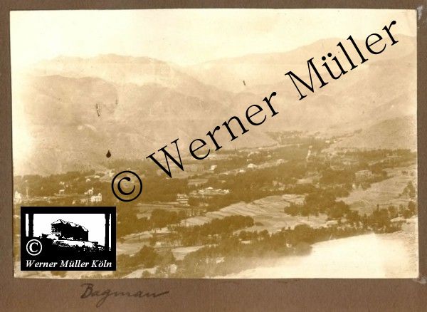 Foto Wilhelm Rieck , Afghanistan, Darulaman, Darul-Aman, Berlin, 1922, Amanullah, Rieck, Kabul, Tape-Taj-Beg, Maass, Harten, Standke, Plessen, Kandahar, Horten, harten, Bau, Palast, Bazar, Timur Schah, Partschin, Parschin, Teheran, Persien, Iran, aden, Vesuv, Neapel, Bombay, Maass, Bagman, Grobba, Gerber, Burg, wandgemälde, Königszimmer, Elefantenrennen, Bünte, Fensterblick, Winter, Reiterverein, Grantham, Suraija, Turmzimmer, Suez, Lyzeum, Schlüterstr, Berlin, Sancoussi, Potsdam, Schlossdächer, Schlossdach, Schachpartner, Kupfterdächer, Kupfterdach, Königlich Afghanischen Gesandtschaft, Berlin-Moabit, Alim Khan, Emir von Buchara, Lalander, Thaj Mahal, Agra, Parron, Baron Plessen, Mehl-Bazar, Mehlhändler, Obsthändler, Zuckerbäcker, Silberschmiede, Habibullah, Bank Ottoman, Pulverfabrik, Uran-Wiederaufbereitungsanlagen, F13, Gallipoli, 