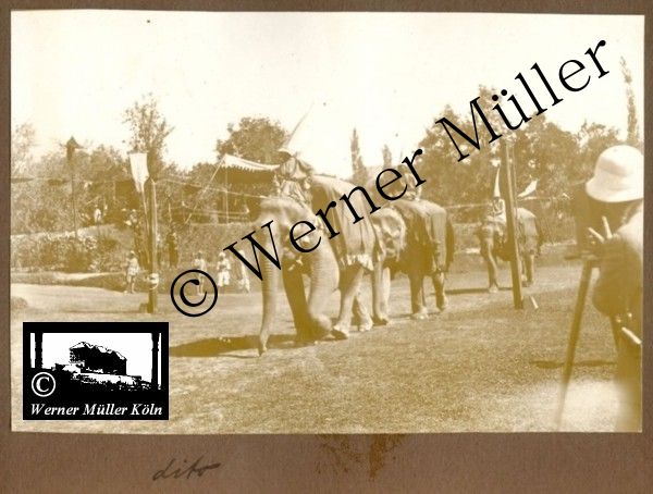 Foto Wilhelm Rieck , Afghanistan, Darulaman, Darul-Aman, Berlin, 1922, Amanullah, Rieck, Kabul, Tape-Taj-Beg, Maass, Harten, Standke, Plessen, Kandahar, Horten, harten, Bau, Palast, Bazar, Timur Schah, Partschin, Parschin, Teheran, Persien, Iran, aden, Vesuv, Neapel, Bombay, Maass, Bagman, Grobba, Gerber, Burg, wandgemälde, Königszimmer, Elefantenrennen, Bünte, Fensterblick, Winter, Reiterverein, Grantham, Suraija, Turmzimmer, Suez, Lyzeum, Schlüterstr, Berlin, Sancoussi, Potsdam, Schlossdächer, Schlossdach, Schachpartner, Kupfterdächer, Kupfterdach, Königlich Afghanischen Gesandtschaft, Berlin-Moabit, Alim Khan, Emir von Buchara, Lalander, Thaj Mahal, Agra, Parron, Baron Plessen, Mehl-Bazar, Mehlhändler, Obsthändler, Zuckerbäcker, Silberschmiede, Habibullah, Bank Ottoman, Pulverfabrik, Uran-Wiederaufbereitungsanlagen, F13, Gallipoli, 
