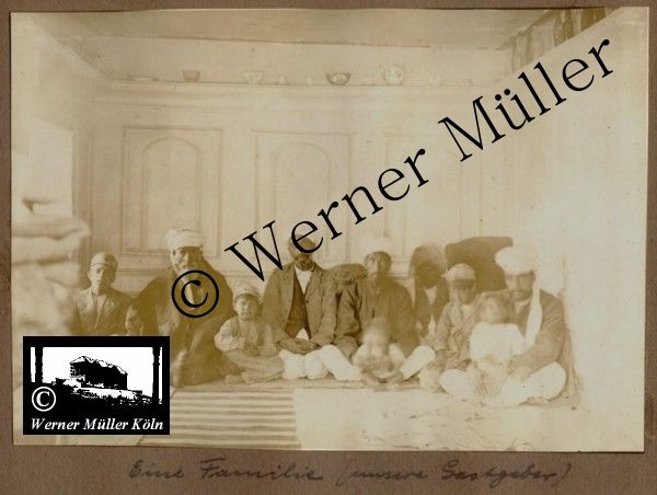 Foto Wilhelm Rieck , Afghanistan, Darulaman, Darul-Aman, Berlin, 1922, Amanullah, Rieck, Kabul, Tape-Taj-Beg, Maass, Harten, Standke, Plessen, Kandahar, Horten, harten, Bau, Palast, Bazar, Timur Schah, Partschin, Parschin, Teheran, Persien, Iran, aden, Vesuv, Neapel, Bombay, Maass, Bagman, Grobba, Gerber, Burg, wandgemälde, Königszimmer, Elefantenrennen, Bünte, Fensterblick, Winter, Reiterverein, Grantham, Suraija, Turmzimmer, Suez, Lyzeum, Schlüterstr, Berlin, Sancoussi, Potsdam, Schlossdächer, Schlossdach, Schachpartner, Kupfterdächer, Kupfterdach, Königlich Afghanischen Gesandtschaft, Berlin-Moabit, Alim Khan, Emir von Buchara, Lalander, Thaj Mahal, Agra, Parron, Baron Plessen, Mehl-Bazar, Mehlhändler, Obsthändler, Zuckerbäcker, Silberschmiede, Habibullah, Bank Ottoman, Pulverfabrik, Uran-Wiederaufbereitungsanlagen, F13, Gallipoli, 