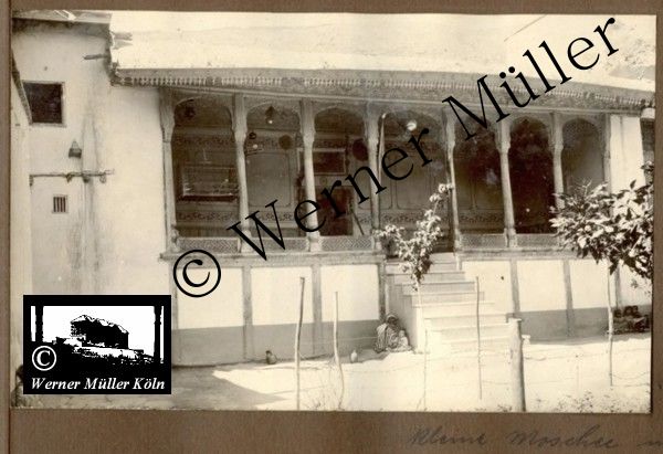Foto Wilhelm Rieck , Afghanistan, Darulaman, Darul-Aman, Berlin, 1922, Amanullah, Rieck, Kabul, Tape-Taj-Beg, Maass, Harten, Standke, Plessen, Kandahar, Horten, harten, Bau, Palast, Bazar, Timur Schah, Partschin, Parschin, Teheran, Persien, Iran, aden, Vesuv, Neapel, Bombay, Maass, Bagman, Grobba, Gerber, Burg, wandgemälde, Königszimmer, Elefantenrennen, Bünte, Fensterblick, Winter, Reiterverein, Grantham, Suraija, Turmzimmer, Suez, Lyzeum, Schlüterstr, Berlin, Sancoussi, Potsdam, Schlossdächer, Schlossdach, Schachpartner, Kupfterdächer, Kupfterdach, Königlich Afghanischen Gesandtschaft, Berlin-Moabit, Alim Khan, Emir von Buchara, Lalander, Thaj Mahal, Agra, Parron, Baron Plessen, Mehl-Bazar, Mehlhändler, Obsthändler, Zuckerbäcker, Silberschmiede, Habibullah, Bank Ottoman, Pulverfabrik, Uran-Wiederaufbereitungsanlagen, F13, Gallipoli, 