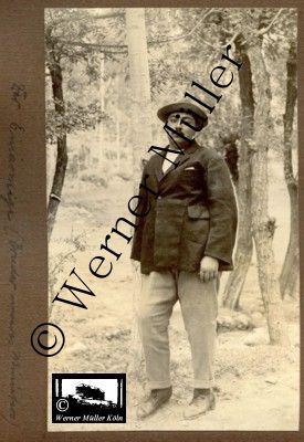 Foto Wilhelm Rieck , Afghanistan, Darulaman, Darul-Aman, Berlin, 1922, Amanullah, Rieck, Kabul, Tape-Taj-Beg, Maass, Harten, Standke, Plessen, Kandahar, Horten, harten, Bau, Palast, Bazar, Timur Schah, Partschin, Parschin, Teheran, Persien, Iran, aden, Vesuv, Neapel, Bombay, Maass, Bagman, Grobba, Gerber, Burg, wandgemälde, Königszimmer, Elefantenrennen, Bünte, Fensterblick, Winter, Reiterverein, Grantham, Suraija, Turmzimmer, Suez, Lyzeum, Schlüterstr, Berlin, Sancoussi, Potsdam, Schlossdächer, Schlossdach, Schachpartner, Kupfterdächer, Kupfterdach, Königlich Afghanischen Gesandtschaft, Berlin-Moabit, Alim Khan, Emir von Buchara, Lalander, Thaj Mahal, Agra, Parron, Baron Plessen, Mehl-Bazar, Mehlhändler, Obsthändler, Zuckerbäcker, Silberschmiede, Habibullah, Bank Ottoman, Pulverfabrik, Uran-Wiederaufbereitungsanlagen, F13, Gallipoli, 