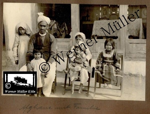 Foto Wilhelm Rieck , Afghanistan, Darulaman, Darul-Aman, Berlin, 1922, Amanullah, Rieck, Kabul, Tape-Taj-Beg, Maass, Harten, Standke, Plessen, Kandahar, Horten, harten, Bau, Palast, Bazar, Timur Schah, Partschin, Parschin, Teheran, Persien, Iran, aden, Vesuv, Neapel, Bombay, Maass, Bagman, Grobba, Gerber, Burg, wandgemälde, Königszimmer, Elefantenrennen, Bünte, Fensterblick, Winter, Reiterverein, Grantham, Suraija, Turmzimmer, Suez, Lyzeum, Schlüterstr, Berlin, Sancoussi, Potsdam, Schlossdächer, Schlossdach, Schachpartner, Kupfterdächer, Kupfterdach, Königlich Afghanischen Gesandtschaft, Berlin-Moabit, Alim Khan, Emir von Buchara, Lalander, Thaj Mahal, Agra, Parron, Baron Plessen, Mehl-Bazar, Mehlhändler, Obsthändler, Zuckerbäcker, Silberschmiede, Habibullah, Bank Ottoman, Pulverfabrik, Uran-Wiederaufbereitungsanlagen, F13, Gallipoli, 