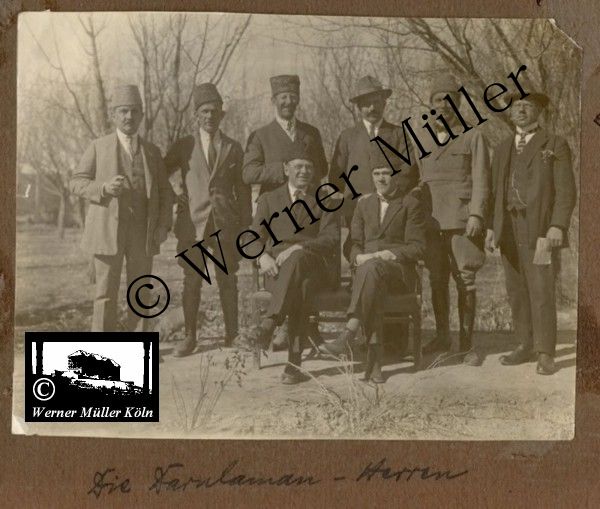 Foto Wilhelm Rieck , Afghanistan, Darulaman, Darul-Aman, Berlin, 1922, Amanullah, Rieck, Kabul, Tape-Taj-Beg, Maass, Harten, Standke, Plessen, Kandahar, Horten, harten, Bau, Palast, Bazar, Timur Schah, Partschin, Parschin, Teheran, Persien, Iran, aden, Vesuv, Neapel, Bombay, Maass, Bagman, Grobba, Gerber, Burg, wandgemälde, Königszimmer, Elefantenrennen, Bünte, Fensterblick, Winter, Reiterverein, Grantham, Suraija, Turmzimmer, Suez, Lyzeum, Schlüterstr, Berlin, Sancoussi, Potsdam, Schlossdächer, Schlossdach, Schachpartner, Kupfterdächer, Kupfterdach, Königlich Afghanischen Gesandtschaft, Berlin-Moabit, Alim Khan, Emir von Buchara, Lalander, Thaj Mahal, Agra, Parron, Baron Plessen, Mehl-Bazar, Mehlhändler, Obsthändler, Zuckerbäcker, Silberschmiede, Habibullah, Bank Ottoman, Pulverfabrik, Uran-Wiederaufbereitungsanlagen, F13, Gallipoli, 