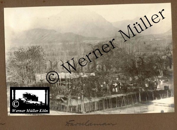 Foto Wilhelm Rieck , Afghanistan, Darulaman, Darul-Aman, Berlin, 1922, Amanullah, Rieck, Kabul, Tape-Taj-Beg, Maass, Harten, Standke, Plessen, Kandahar, Horten, harten, Bau, Palast, Bazar, Timur Schah, Partschin, Parschin, Teheran, Persien, Iran, aden, Vesuv, Neapel, Bombay, Maass, Bagman, Grobba, Gerber, Burg, wandgemälde, Königszimmer, Elefantenrennen, Bünte, Fensterblick, Winter, Reiterverein, Grantham, Suraija, Turmzimmer, Suez, Lyzeum, Schlüterstr, Berlin, Sancoussi, Potsdam, Schlossdächer, Schlossdach, Schachpartner, Kupfterdächer, Kupfterdach, Königlich Afghanischen Gesandtschaft, Berlin-Moabit, Alim Khan, Emir von Buchara, Lalander, Thaj Mahal, Agra, Parron, Baron Plessen, Mehl-Bazar, Mehlhändler, Obsthändler, Zuckerbäcker, Silberschmiede, Habibullah, Bank Ottoman, Pulverfabrik, Uran-Wiederaufbereitungsanlagen, F13, Gallipoli, 