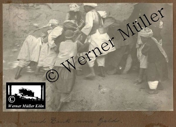 Foto Wilhelm Rieck , Afghanistan, Darulaman, Darul-Aman, Berlin, 1922, Amanullah, Rieck, Kabul, Tape-Taj-Beg, Maass, Harten, Standke, Plessen, Kandahar, Horten, harten, Bau, Palast, Bazar, Timur Schah, Partschin, Parschin, Teheran, Persien, Iran, aden, Vesuv, Neapel, Bombay, Maass, Bagman, Grobba, Gerber, Burg, wandgemälde, Königszimmer, Elefantenrennen, Bünte, Fensterblick, Winter, Reiterverein, Grantham, Suraija, Turmzimmer, Suez, Lyzeum, Schlüterstr, Berlin, Sancoussi, Potsdam, Schlossdächer, Schlossdach, Schachpartner, Kupfterdächer, Kupfterdach, Königlich Afghanischen Gesandtschaft, Berlin-Moabit, Alim Khan, Emir von Buchara, Lalander, Thaj Mahal, Agra, Parron, Baron Plessen, Mehl-Bazar, Mehlhändler, Obsthändler, Zuckerbäcker, Silberschmiede, Habibullah, Bank Ottoman, Pulverfabrik, Uran-Wiederaufbereitungsanlagen, F13, Gallipoli, 