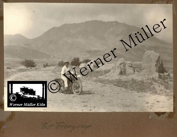 Foto Wilhelm Rieck , Afghanistan, Darulaman, Darul-Aman, Berlin, 1922, Amanullah, Rieck, Kabul, Tape-Taj-Beg, Maass, Harten, Standke, Plessen, Kandahar, Horten, harten, Bau, Palast, Bazar, Timur Schah, Partschin, Parschin, Teheran, Persien, Iran, aden, Vesuv, Neapel, Bombay, Maass, Bagman, Grobba, Gerber, Burg, wandgemälde, Königszimmer, Elefantenrennen, Bünte, Fensterblick, Winter, Reiterverein, Grantham, Suraija, Turmzimmer, Suez, Lyzeum, Schlüterstr, Berlin, Sancoussi, Potsdam, Schlossdächer, Schlossdach, Schachpartner, Kupfterdächer, Kupfterdach, Königlich Afghanischen Gesandtschaft, Berlin-Moabit, Alim Khan, Emir von Buchara, Lalander, Thaj Mahal, Agra, Parron, Baron Plessen, Mehl-Bazar, Mehlhändler, Obsthändler, Zuckerbäcker, Silberschmiede, Habibullah, Bank Ottoman, Pulverfabrik, Uran-Wiederaufbereitungsanlagen, F13, Gallipoli, 
