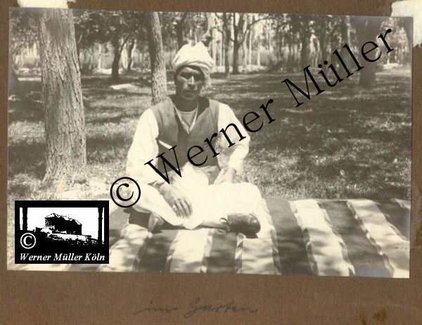 Foto Wilhelm Rieck , Afghanistan, Darulaman, Darul-Aman, Berlin, 1922, Amanullah, Rieck, Kabul, Tape-Taj-Beg, Maass, Harten, Standke, Plessen, Kandahar, Horten, harten, Bau, Palast, Bazar, Timur Schah, Partschin, Parschin, Teheran, Persien, Iran, aden, Vesuv, Neapel, Bombay, Maass, Bagman, Grobba, Gerber, Burg, wandgemälde, Königszimmer, Elefantenrennen, Bünte, Fensterblick, Winter, Reiterverein, Grantham, Suraija, Turmzimmer, Suez, Lyzeum, Schlüterstr, Berlin, Sancoussi, Potsdam, Schlossdächer, Schlossdach, Schachpartner, Kupfterdächer, Kupfterdach, Königlich Afghanischen Gesandtschaft, Berlin-Moabit, Alim Khan, Emir von Buchara, Lalander, Thaj Mahal, Agra, Parron, Baron Plessen, Mehl-Bazar, Mehlhändler, Obsthändler, Zuckerbäcker, Silberschmiede, Habibullah, Bank Ottoman, Pulverfabrik, Uran-Wiederaufbereitungsanlagen, F13, Gallipoli, 