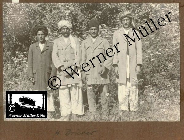 Foto Wilhelm Rieck , Afghanistan, Darulaman, Darul-Aman, Berlin, 1922, Amanullah, Rieck, Kabul, Tape-Taj-Beg, Maass, Harten, Standke, Plessen, Kandahar, Horten, harten, Bau, Palast, Bazar, Timur Schah, Partschin, Parschin, Teheran, Persien, Iran, aden, Vesuv, Neapel, Bombay, Maass, Bagman, Grobba, Gerber, Burg, wandgemälde, Königszimmer, Elefantenrennen, Bünte, Fensterblick, Winter, Reiterverein, Grantham, Suraija, Turmzimmer, Suez, Lyzeum, Schlüterstr, Berlin, Sancoussi, Potsdam, Schlossdächer, Schlossdach, Schachpartner, Kupfterdächer, Kupfterdach, Königlich Afghanischen Gesandtschaft, Berlin-Moabit, Alim Khan, Emir von Buchara, Lalander, Thaj Mahal, Agra, Parron, Baron Plessen, Mehl-Bazar, Mehlhändler, Obsthändler, Zuckerbäcker, Silberschmiede, Habibullah, Bank Ottoman, Pulverfabrik, Uran-Wiederaufbereitungsanlagen, F13, Gallipoli, 