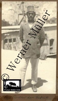 Foto Wilhelm Rieck , Afghanistan, Darulaman, Darul-Aman, Berlin, 1922, Amanullah, Rieck, Kabul, Tape-Taj-Beg, Maass, Harten, Standke, Plessen, Kandahar, Horten, harten, Bau, Palast, Bazar, Timur Schah, Partschin, Parschin, Teheran, Persien, Iran, aden, Vesuv, Neapel, Bombay, Maass, Bagman, Grobba, Gerber, Burg, wandgemälde, Königszimmer, Elefantenrennen, Bünte, Fensterblick, Winter, Reiterverein, Grantham, Suraija, Turmzimmer, Suez, Lyzeum, Schlüterstr, Berlin, Sancoussi, Potsdam, Schlossdächer, Schlossdach, Schachpartner, Kupfterdächer, Kupfterdach, Königlich Afghanischen Gesandtschaft, Berlin-Moabit, Alim Khan, Emir von Buchara, Lalander, Thaj Mahal, Agra, Parron, Baron Plessen, Mehl-Bazar, Mehlhändler, Obsthändler, Zuckerbäcker, Silberschmiede, Habibullah, Bank Ottoman, Pulverfabrik, Uran-Wiederaufbereitungsanlagen, F13, Gallipoli, 